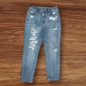 American Eagle Distressed Stretch MOM JEANS - Size 2 Short